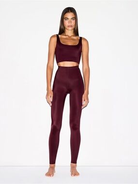 SKIMS NikeSKIMS Shine Drawcord 26” Leggings – Currant | XS